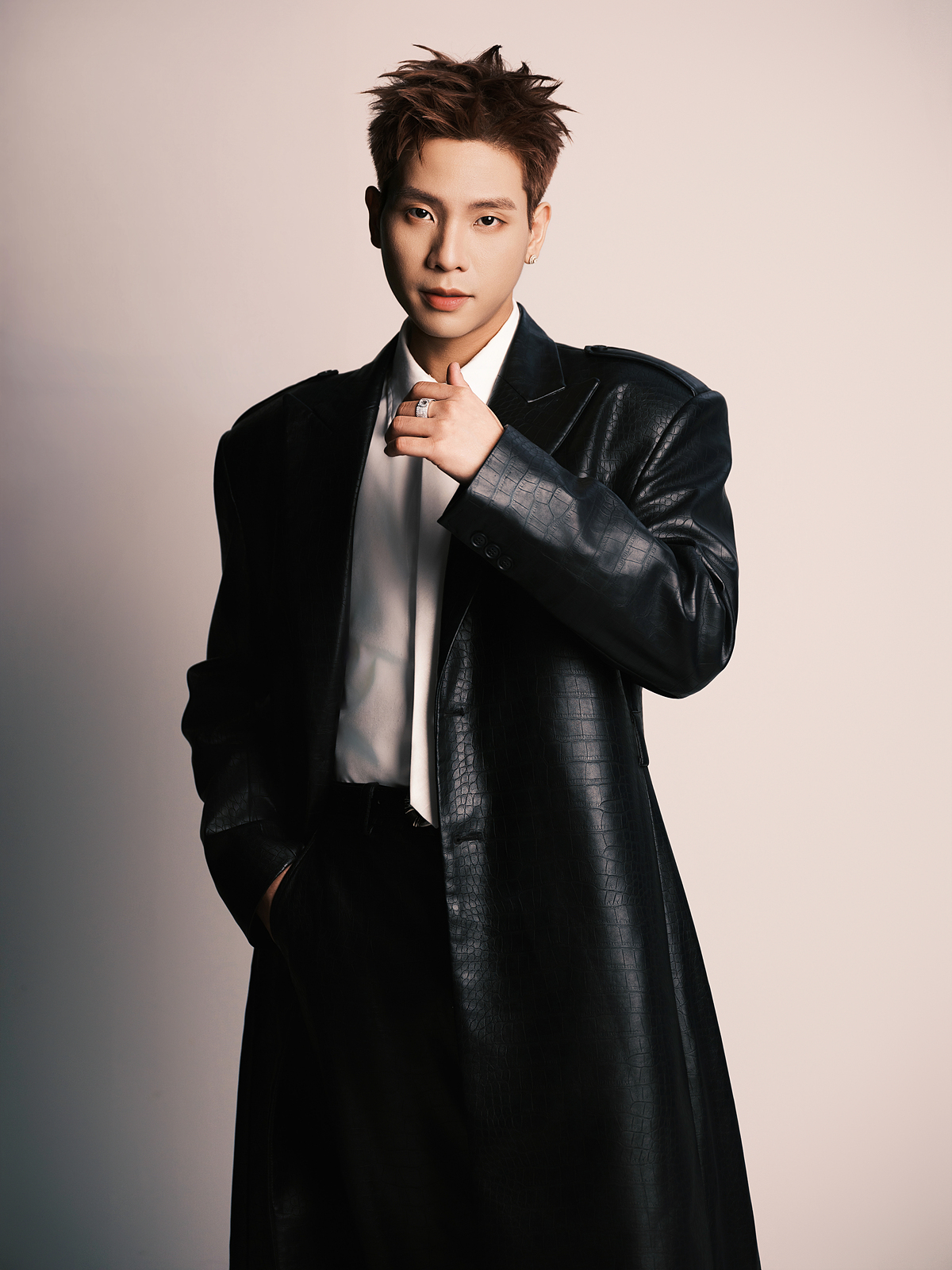 Quân A.P chàng ca sỹ điển trai có giọng hát ấm áp.