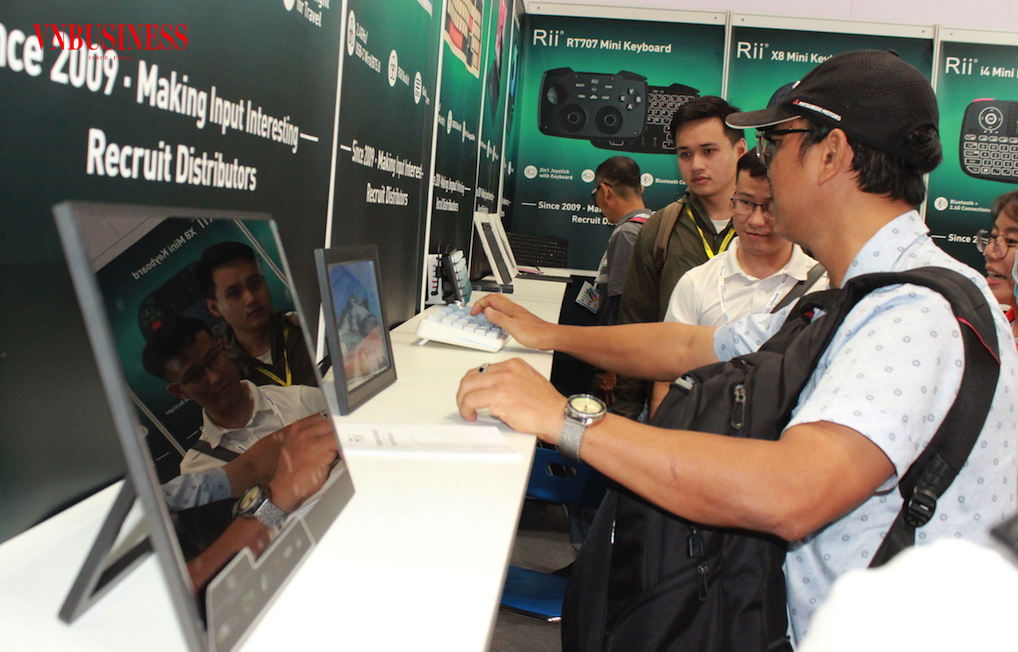 Việc giảm thuế Giá trị gia tăng 8% với việc bổ sung các mặt hàng điện thoại, máy tính sẽ phần nào giảm áp lực về giá và giúp người tiêu dùng dễ dàng tiếp cận và thay thế sản phẩm.