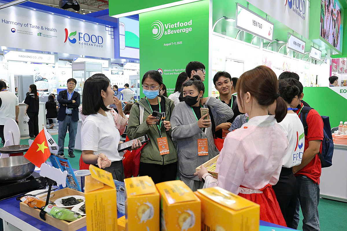 Khu gian hàng Hàn Quốc của aT đã tiếp đón hơn 90 doanh nghiệp và nhà phân phối Việt Nam.