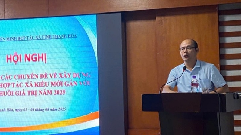 Ông Lê Hồng Hải, Phó Chủ tịch Liên minh Hợp tác xã tỉnh Thanh Hóa phát biểu tại hội nghị tập huấn chuyên đề về Xây dựng mô hình hợp tác xã kiểu mới gắn với chuỗi giá trị năm 2025 ngày 5/8.