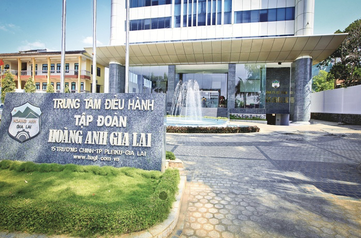 Con trai kín tiếng của bầu Đức lần đầu tiên đăng ký mua cổ phiếu HAG