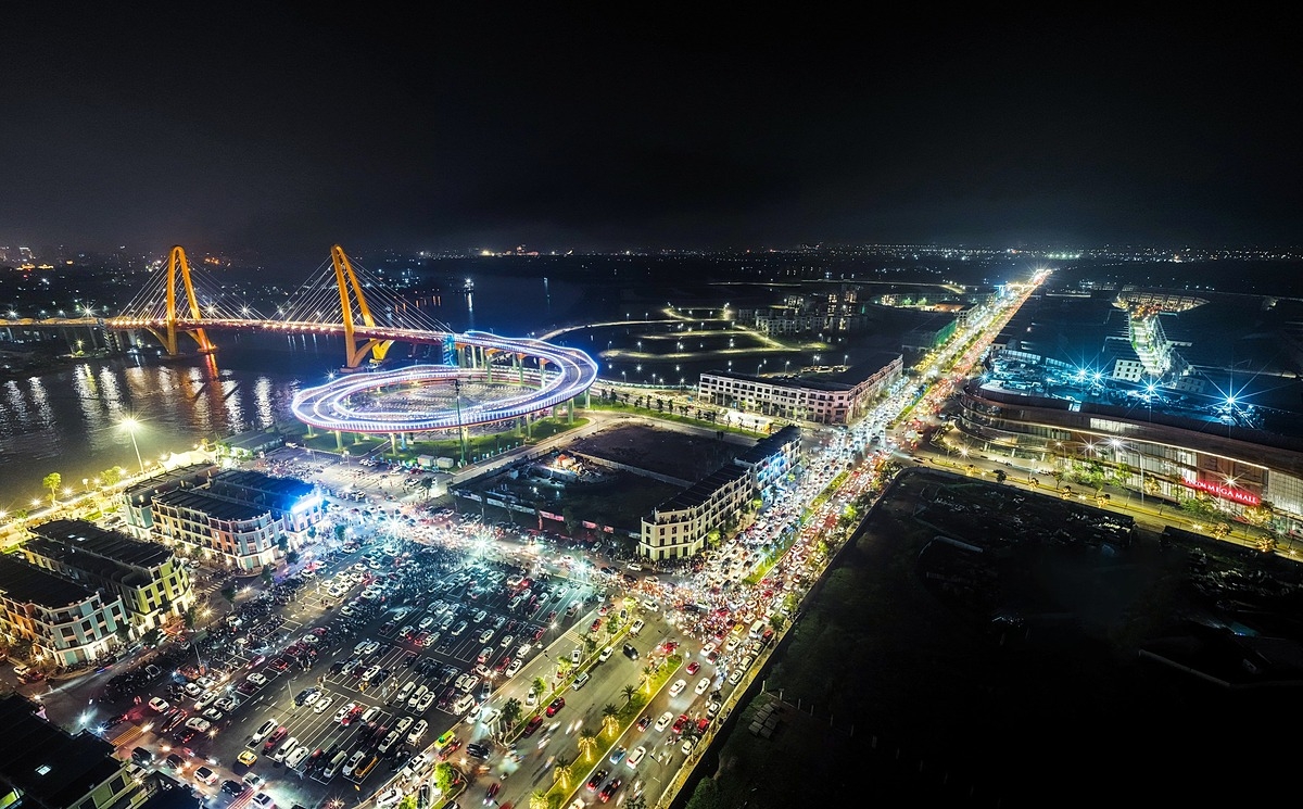 Cầu Hoàng Gia thông xe, Vinhomes Royal Island trở thành tâm điểm chiến lược hội tụ dòng người và dòng tiền tại trung tâm mới của Hải Phòng.