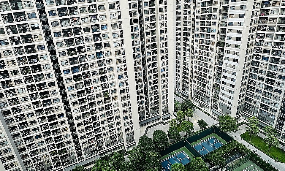 Nhiều gia đình trẻ sẵn sàng xuống tiền mua chung cư không sổ, bất chấp rủi ro.