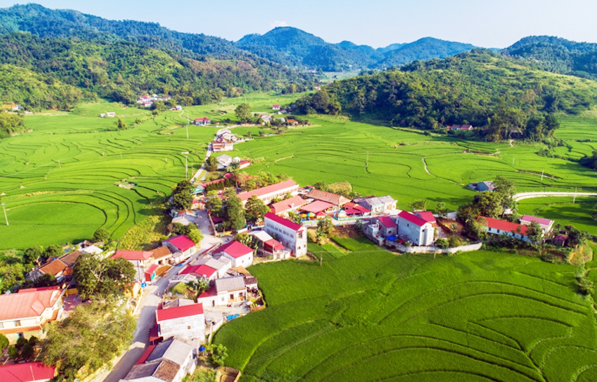 Diện mạo nông thôn mới trên địa bàn tỉnh Lạng Sơn đang ngày càng khởi sắc &lpar;Ảnh: BLS&rpar;.