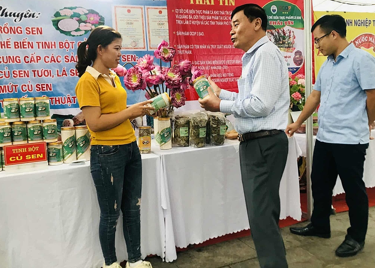 Sản phẩm tinh bột củ sen của HTX được nhiều người ưa chuộng.