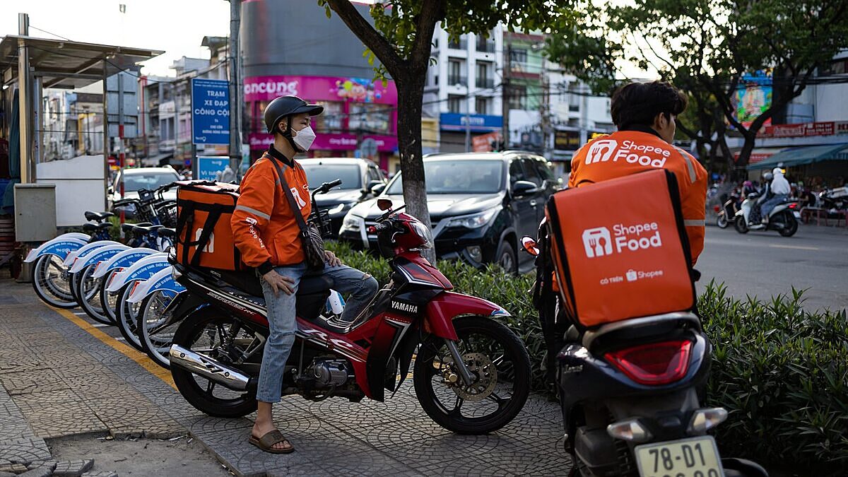 Mỗi đơn hàng là một lần thương hiệu được giao.