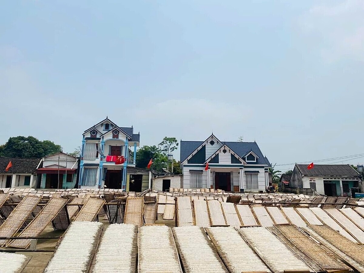 Hiện nay, xã Vạn Linh có HTX Phụ nữ sản xuất Cao khô Vạn Linh và gần 200 hộ gia đình chuyên sản xuất cao khô thương phẩm.