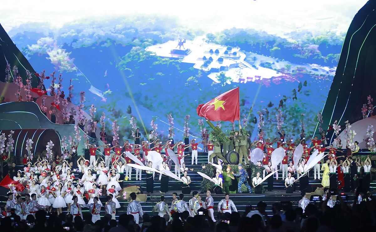 Nhiều chương trình nghệ thuật đặc sắc được công diễn chào mừng các ngày lễ lớn của đất nước - Ảnh: Tuấn Minh