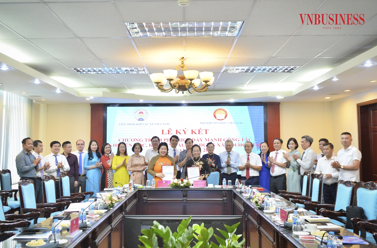 Lễ ký kết Chương trình phối hợp được diễn ra long trọng dưới sự chứng kiến của đông đảo đại biểu tham dự.