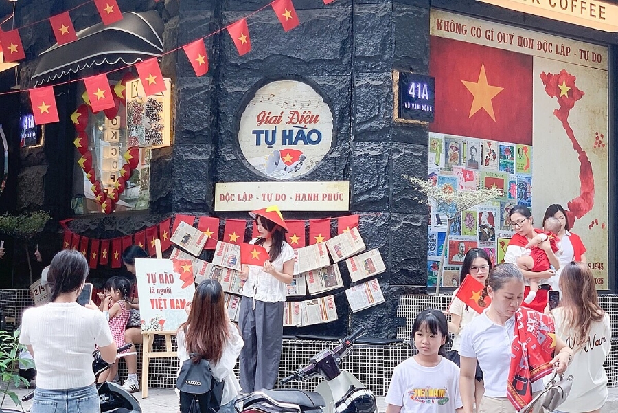 Nhiều quán đã trang trí khu vực check in cho khách hàng.