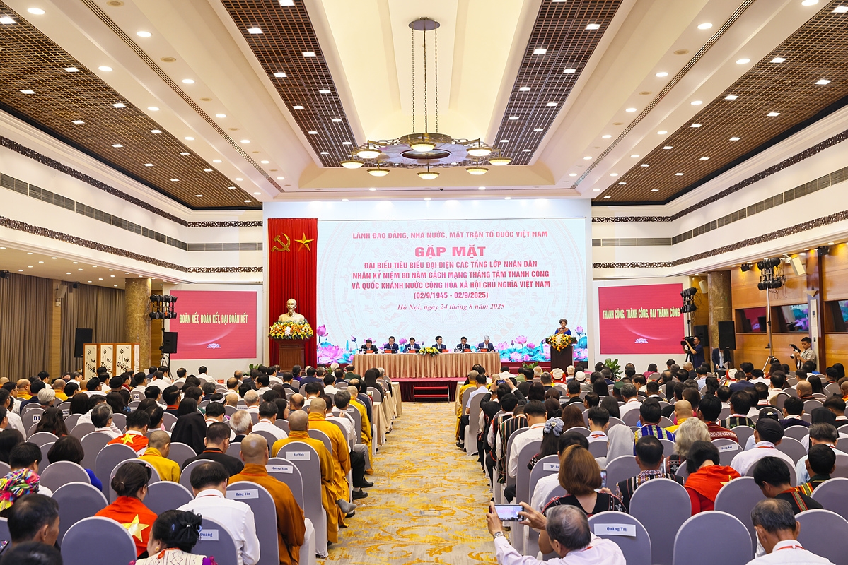 Quang cảnh Hội nghị gặp mặt đại biểu tiêu biểu đại diện các tầng lớp nhân dân nhân Kỷ niệm 80 năm Cách mạng Tháng Tám và Quốc khánh nước CHXHCN Việt Nam &lpar;2/9/1945-2/9/2025&rpar;.