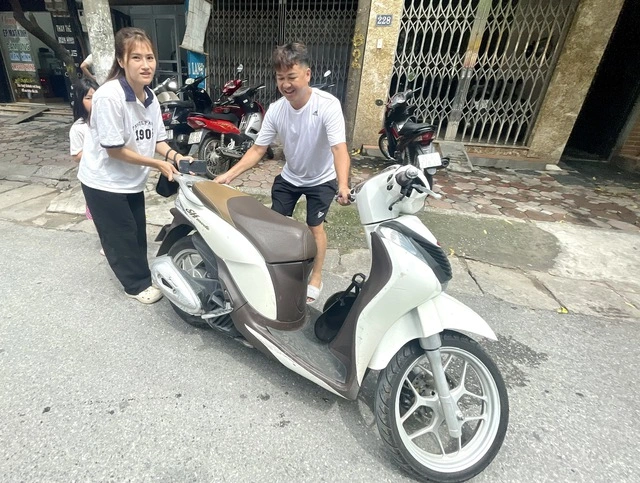 Chiếc xe của nhiều người bỗng chốc bị vô hiệu hóa.