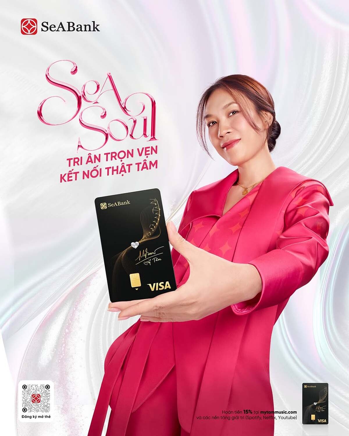Chiếc thẻ Visa SeASoul 2in1 do Ngân hàng TMCP Đông Nam Á &lpar;SeABank&rpar; hợp tác cùng ca sỹ Mỹ Tâm chính thức ra mắt.