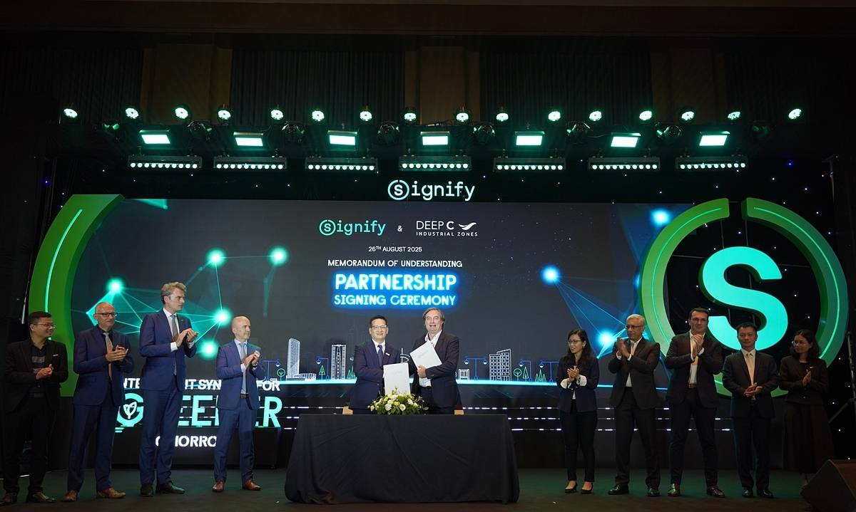 Lễ ký kết hợp tác chiến lược giữa Signify và Deep C Industrial Zones tại Hải Phòng chiều 26/8.
