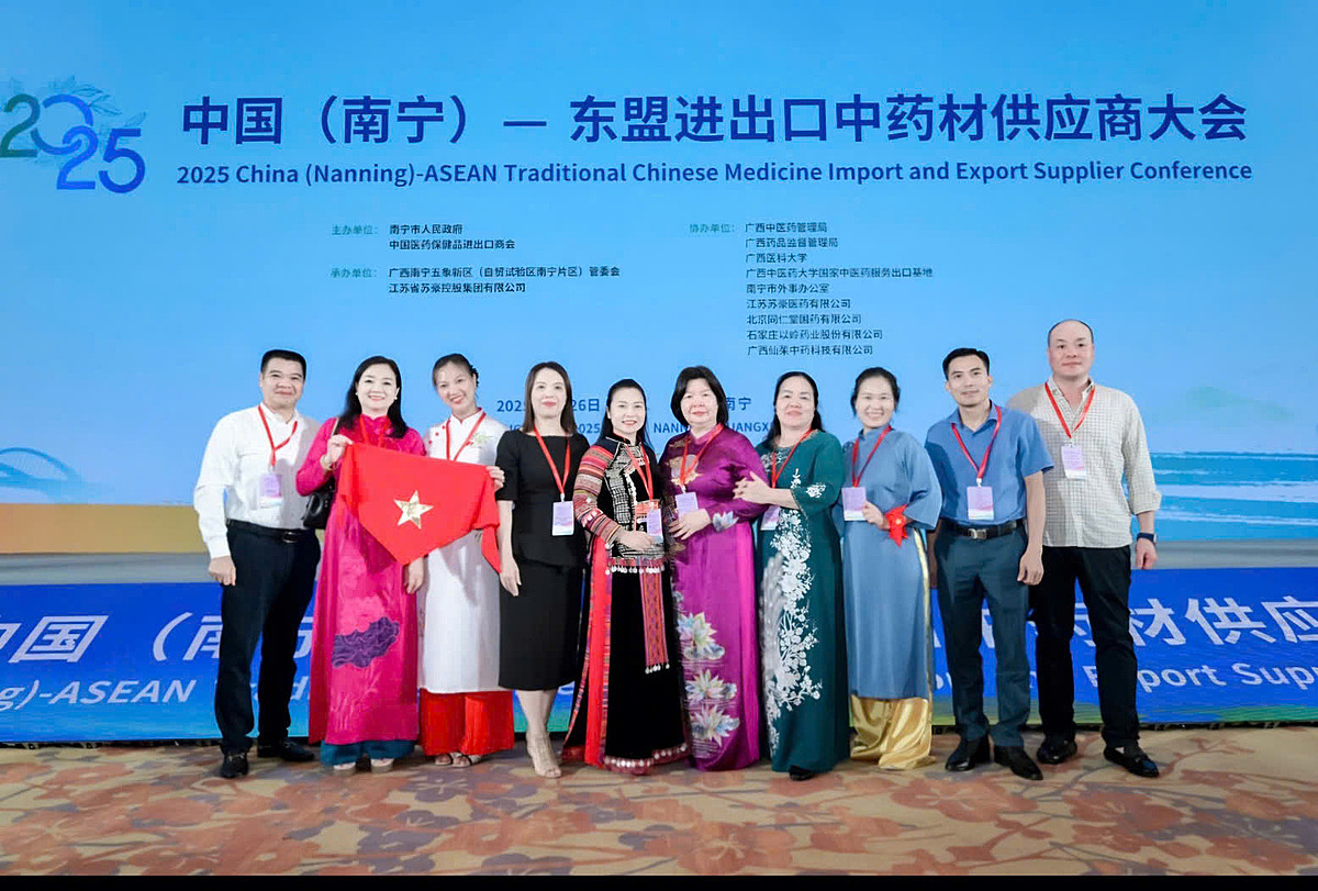 Đại biểu Việt Nam tham dự sự kiện.