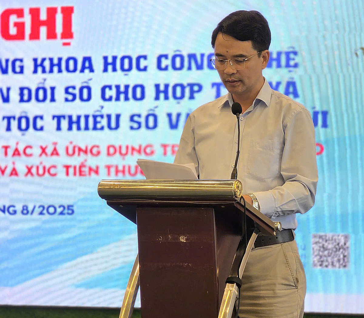 Phó Chủ tịch Liên minh HTX Việt Nam Đinh Hồng Thái phát biểu tại hội nghị.