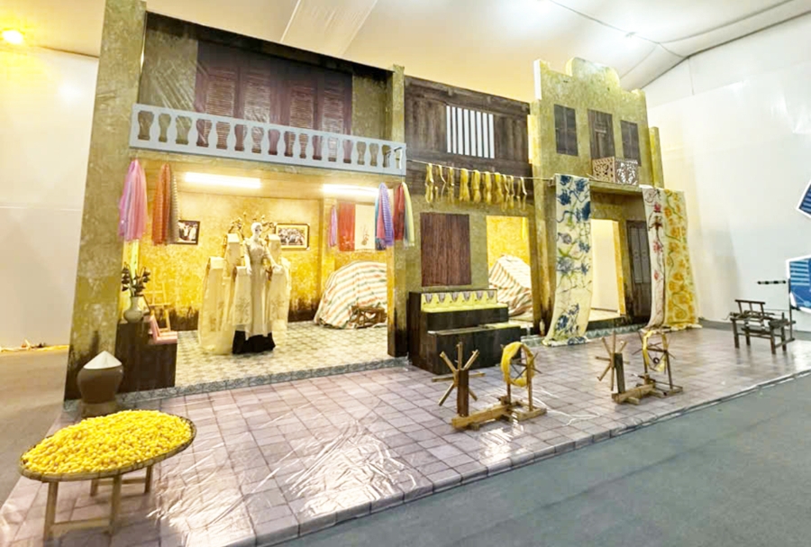 Khách tham quan có thể trải nghiệm nhiều hoạt động từ truyền thống đến hiện đại.