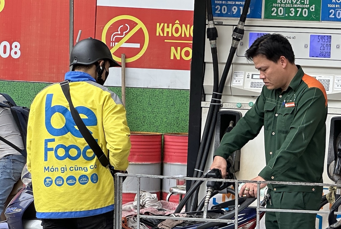 Lộ trình bắt buộc bán xăng E10 từ đầu năm 2026 là bước đi quan trọng trong tiến trình xanh hóa năng lượng tại Việt Nam.