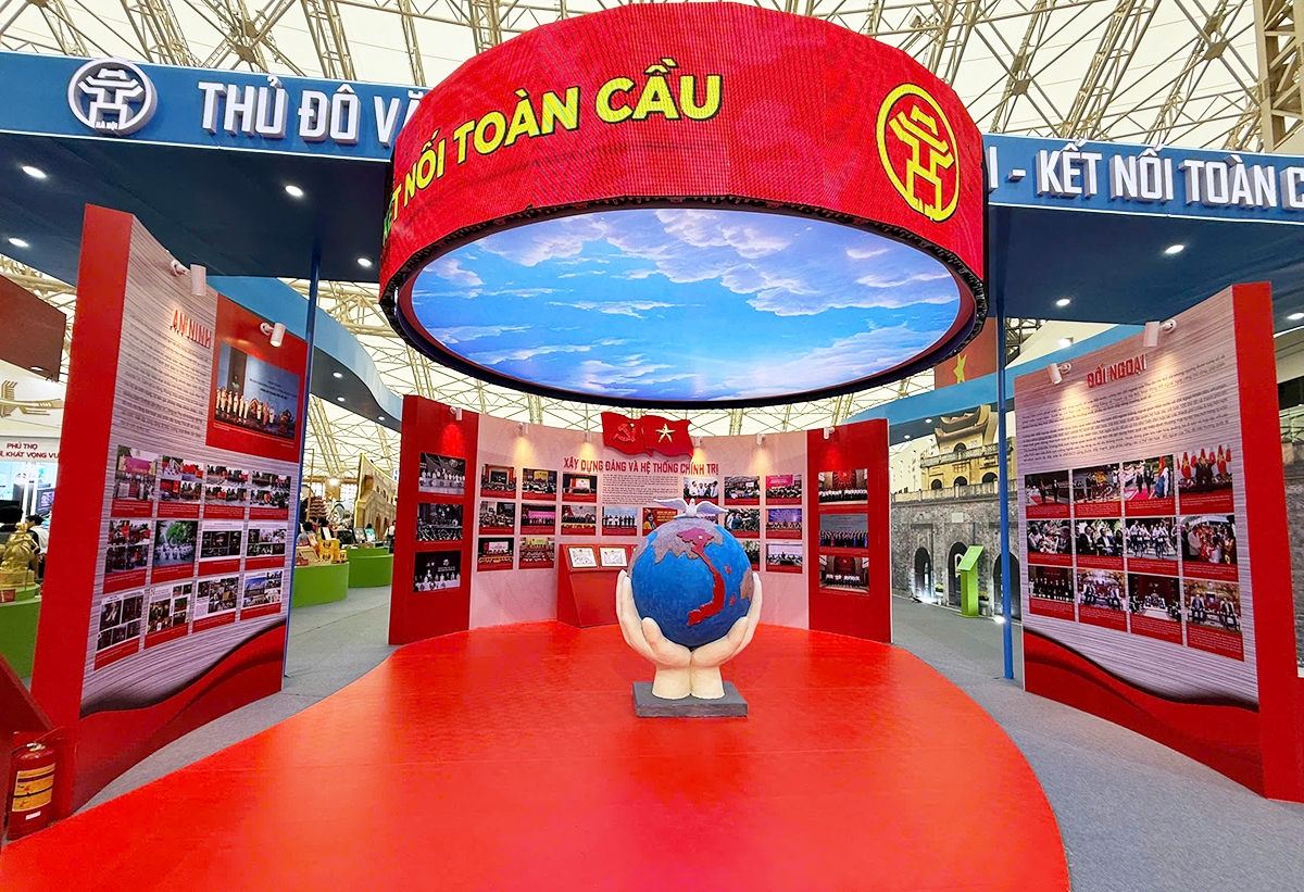 Triển lãm mang tính nghệ thuật và công nghệ cao, tái hiện hành trình 80 năm của Thủ đô Hà Nội.