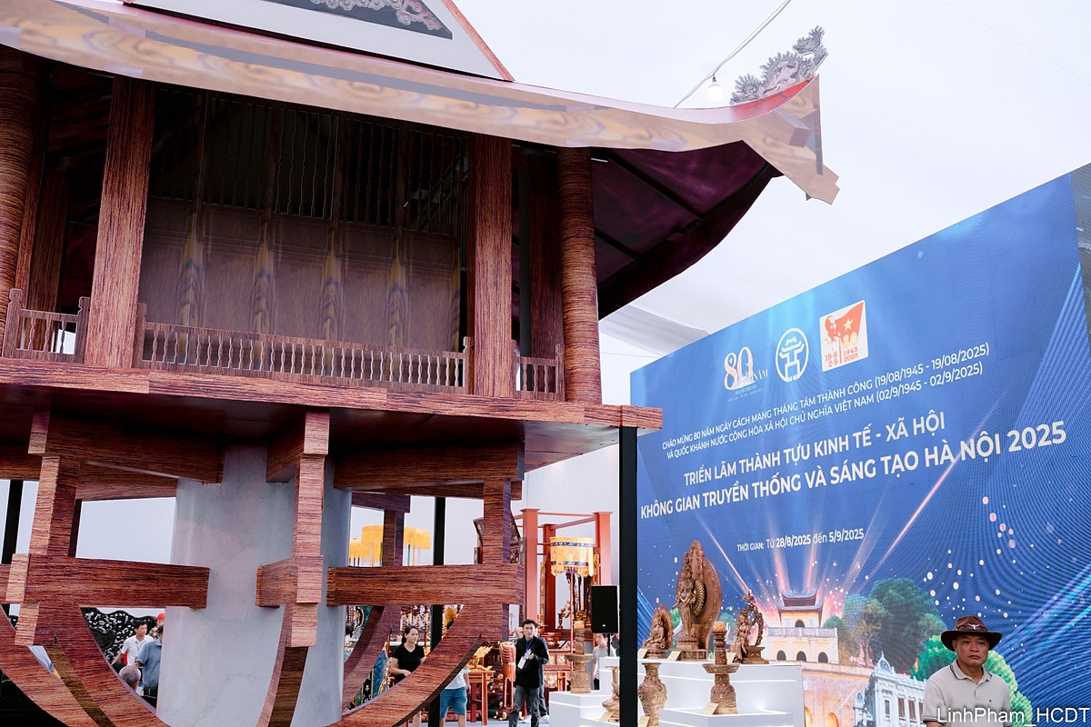 Không gian Truyền thống và Sáng tạo Hà Nội 2025 được UBND thành phố Hà Nội chỉ đạo Sở Công Thương chủ trì tổ chức thực hiện, nhằm tôn vinh những giá trị văn hóa, di sản, đồng thời khẳng định khát vọng đổi mới sáng tạo của Thủ đô trong thời kỳ hội nhập.