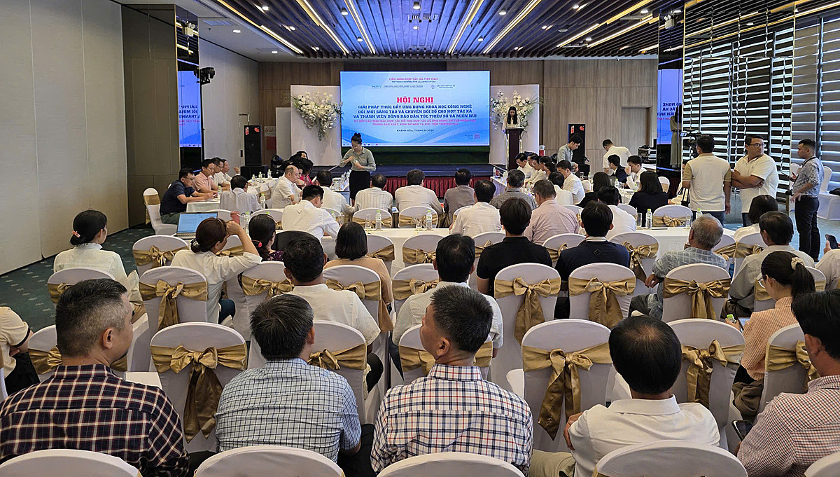 Toàn cảnh hội nghị.