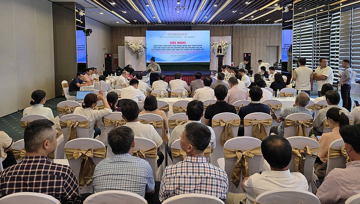 Toàn cảnh hội nghị.