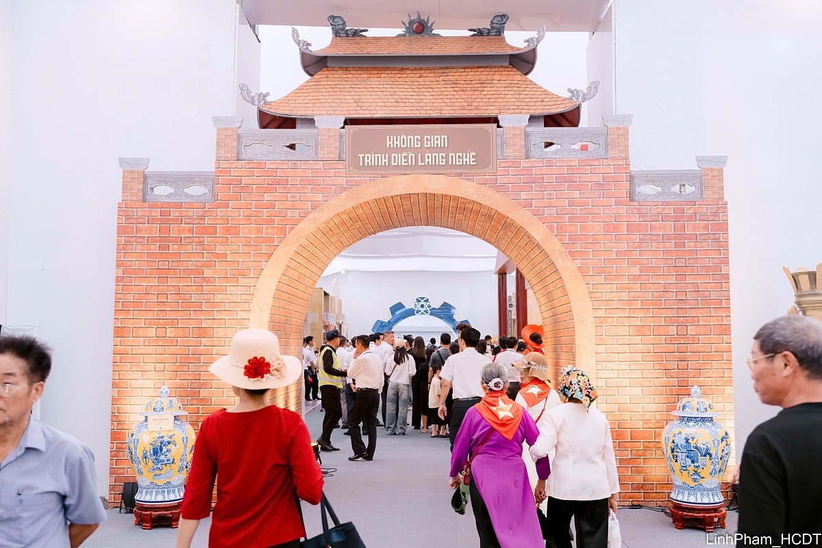 Không gian trình diễn làng nghề trong khuôn khổ Triển lãm thành tựu đất nước “80 năm hành trình Độc lập - Tự do - Hạnh phúc” tại Trung tâm Triển lãm Việt Nam.