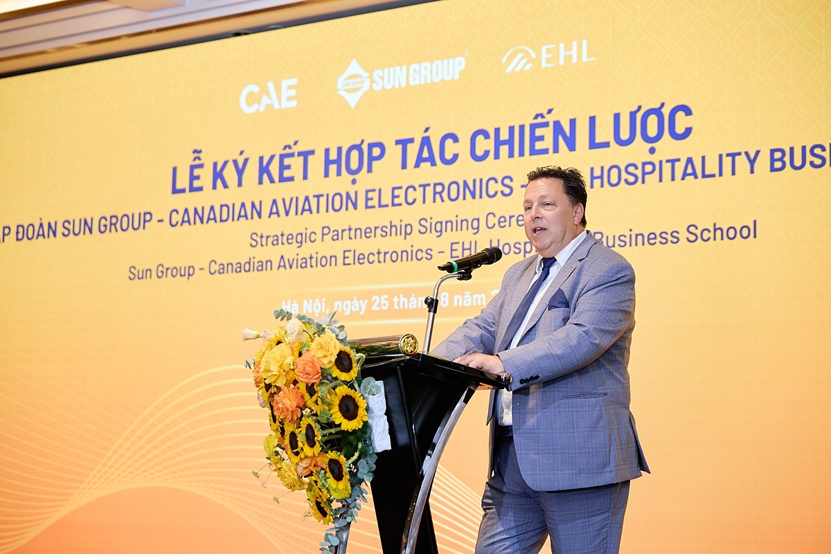 Ông Al Contrino cam kết CAE sẽ đồng hành cùng Sun Group xây dựng một nguồn nhân lực bền vững cho ngành hàng không.