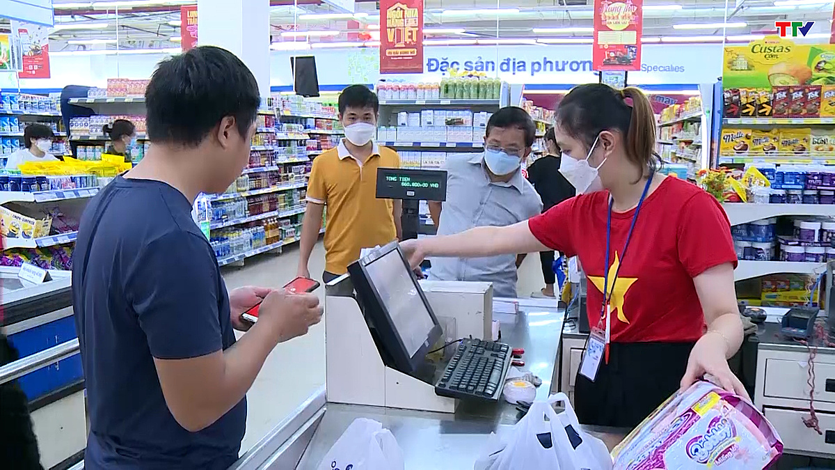 Bộ Tài chính đề xuất chi hơn 200 tỷ đồng mỗi năm để khuyến khích người dân lấy hoá đơn điện tử.