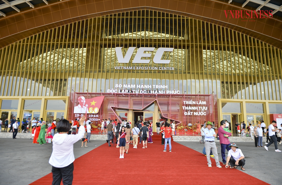Các doanh nghiệp đầu tàu kinh tế cả nước như Vingroup, Hòa Phát, Thaco... mang đến Triển lãm Thành tựu đất nước: 80 năm Hành trình Độc lập - Tự do - Hạnh phúc những sản phẩm hiện đại, góp phần phát triển kinh tế đất nước, khẳng định vị trí quốc gia.