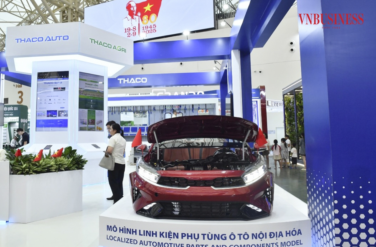 Công ty cổ phần Tập đoàn Trường Hải &lpar;Thaco&rpar; mang tới triển lãm mô hình linh kiện ô tô nội địa hóa.