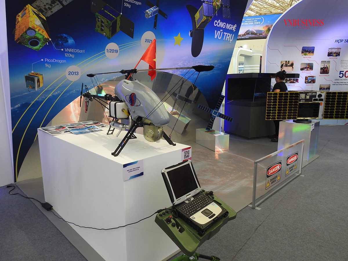 Trưng bày công nghệ vũ trụ Việt Nam tại Triển lãm thành tựu đất nước 80 năm.