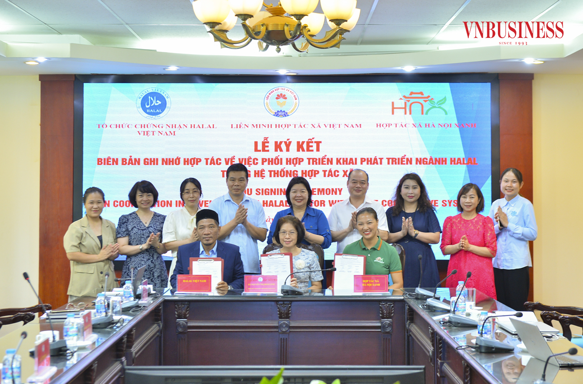 Ký kết Biên bản ghi nhớ hợp tác về việc phối hợp triển khai phát triển ngành Halal trong hệ thống HTX.