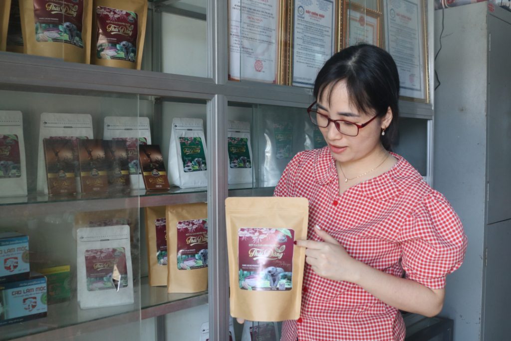 Việc thay đổi bao bì sau sáp nhập đơn vị hành chính là bước ngoặt với nhiều HTX.