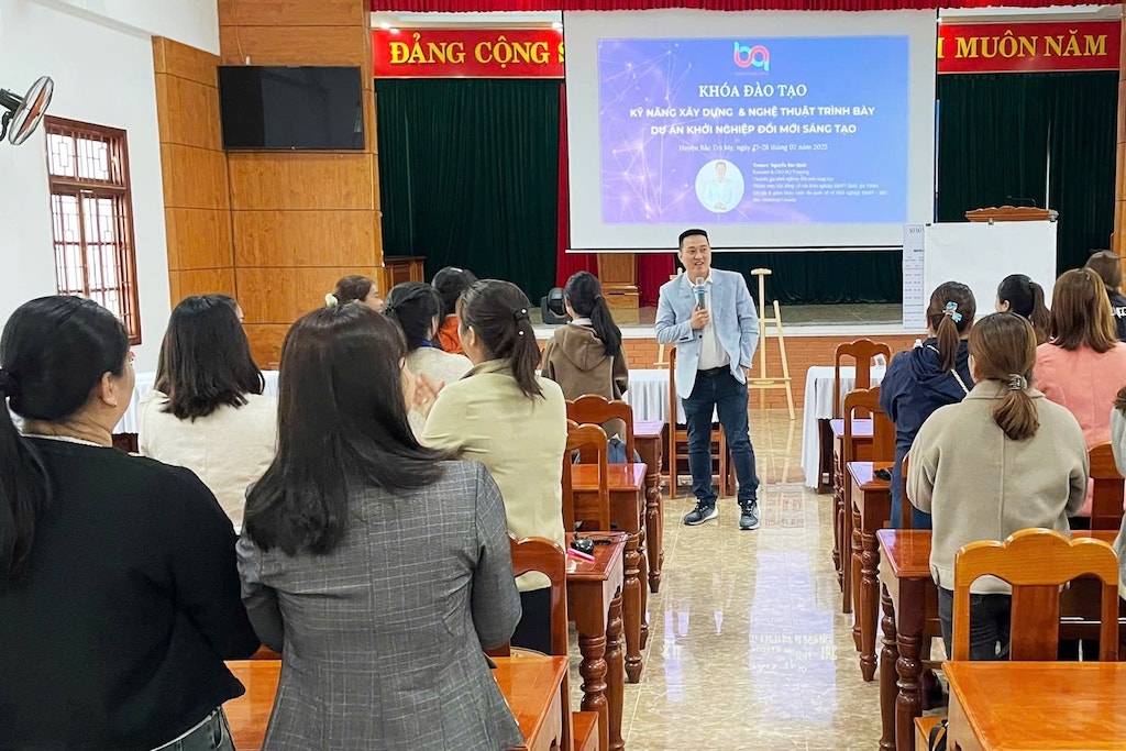 Tham gia các lớp tập huấn giúp chị em dân tộc thiểu số ở A Lưới 2 thay đổi rõ rệt về nhận thức, có sự đổi mới sáng tạo và ứng dụng công nghệ số trong bán hàng.