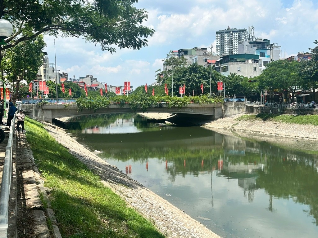 Tô Lịch khoác lên mình màu xanh hy vọng.