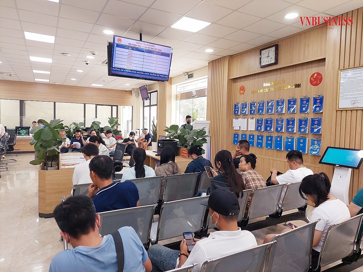 Sau sáp nhập, nhiều người dân đã chủ động đi đăng ký lại biến động đất đai theo địa chỉ mới.