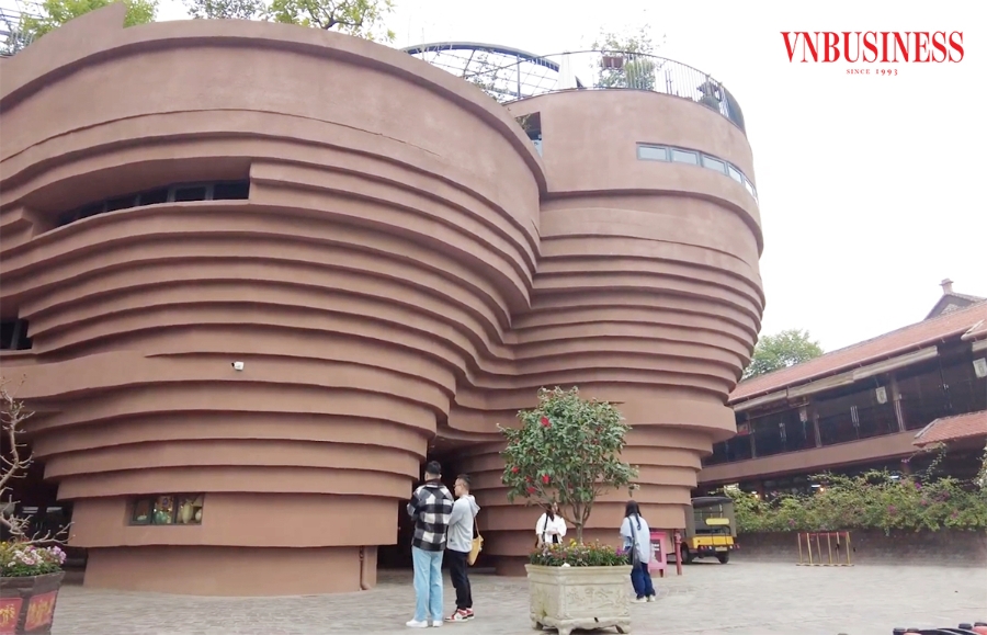 Tham gia sân chơi quốc tế là tiền đề để sản phẩm làng nghề Hà Nội vươn xa hơn.