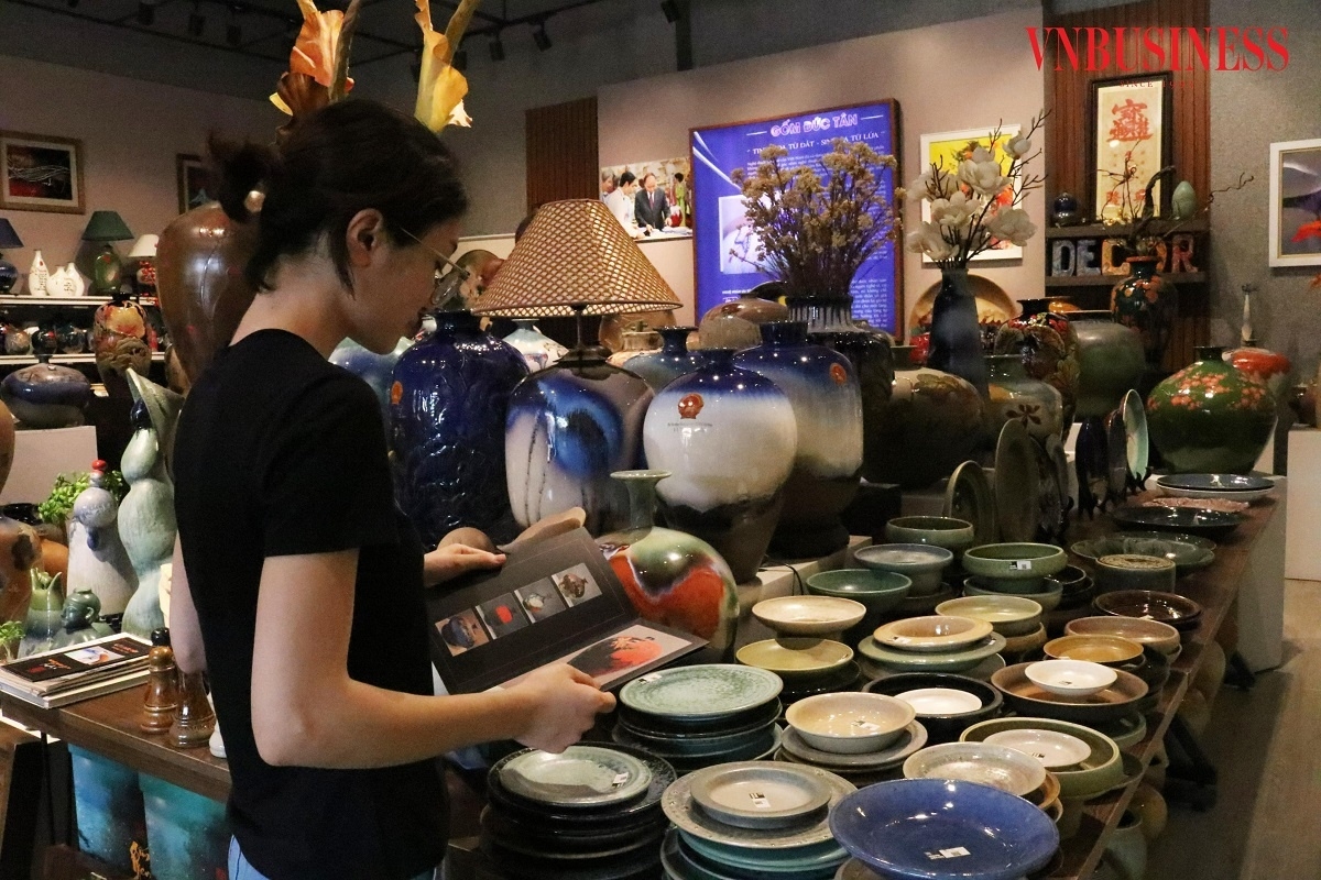 Gốm sứ là một trong những mặt hàng đặc thù nên gặp những khó khăn nhất định trong khâu bán hàng trực tuyến.