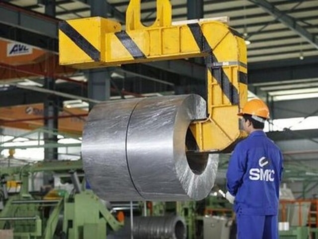 Người nhà Chủ tịch HĐQT SMC bị phạt 100 triệu đồng do bán cổ phiếu mà không đăng ký.