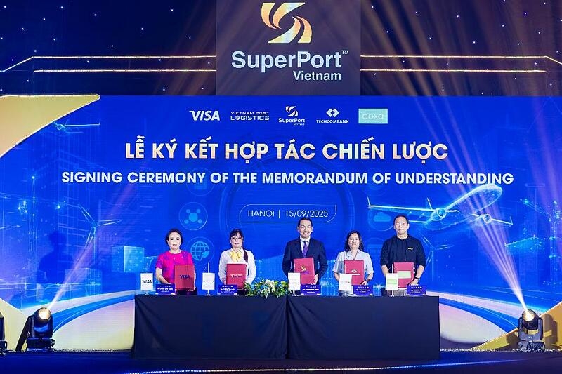 Lễ ký kết hợp tác chiến lược giữa Việt Nam SuperPort™, Vietnam Post Logistics, Techcombank, Visa và Doxa Holdings International nhằm xây dựng một hệ sinh thái số toàn diện cho cộng đồng SME.
