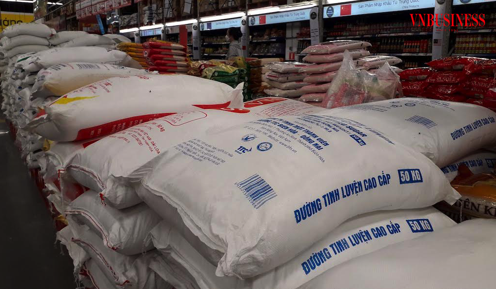 Các DN ngành mía đường nội địa đang gặp thế khó khi giá bán giảm, đầu ra chậm, tồn kho tăng.