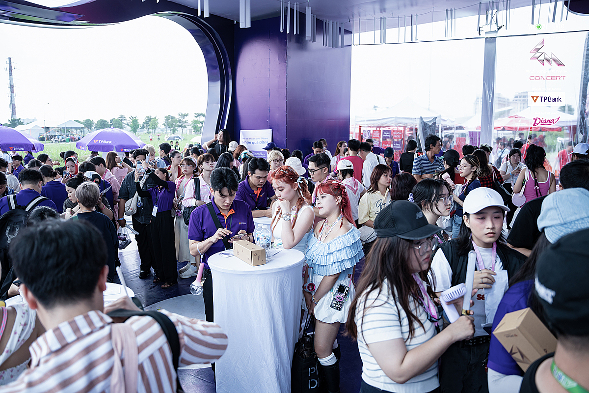 Booth TPBank trở thành điểm “check-in” hot nhất concert.