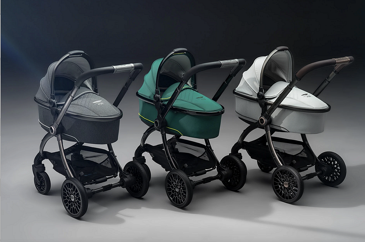 Những chiếc siêu xe từ vạch xuất phát.