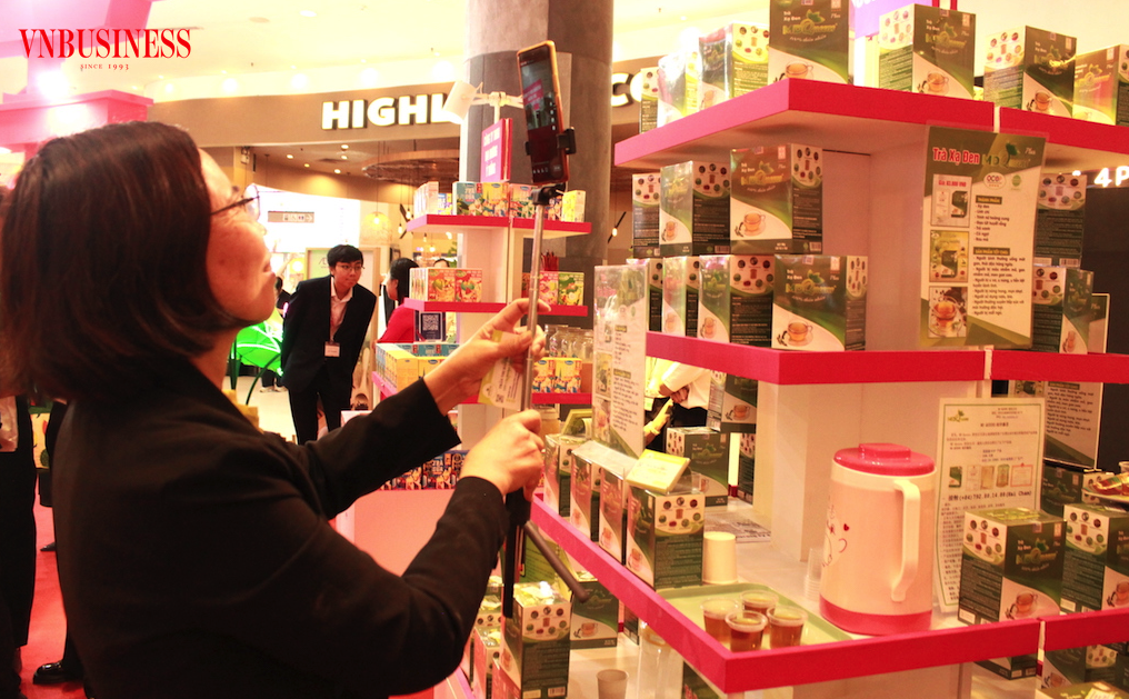 Các DN Việt cần có cú hích mạnh hơn về công nghệ bán hàng để không bị tụt lại trong cuộc đua giành lấy sự lựa chọn từ người mua.