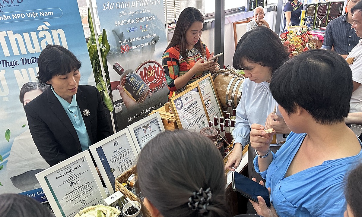 Liên kết chuỗi và thương mại điện tử: Con đường kép xây dựng chuỗi cung ứng hiện đại