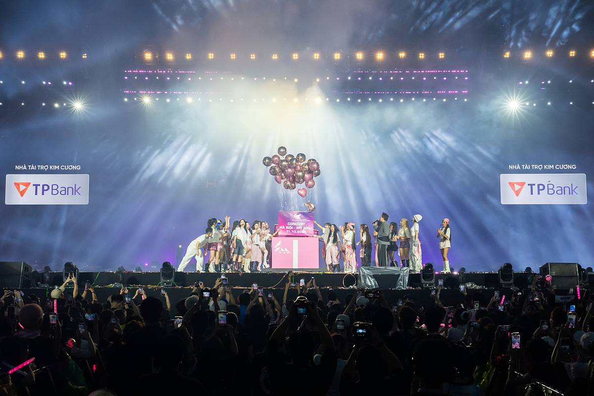 TPBank tiếp tục đồng hành cùng Em Xinh “Say Hi” Concert đêm 2 tại Hà Nội &lpar;11/10&rpar; với vai trò là Nhà tài trợ Kim Cương.