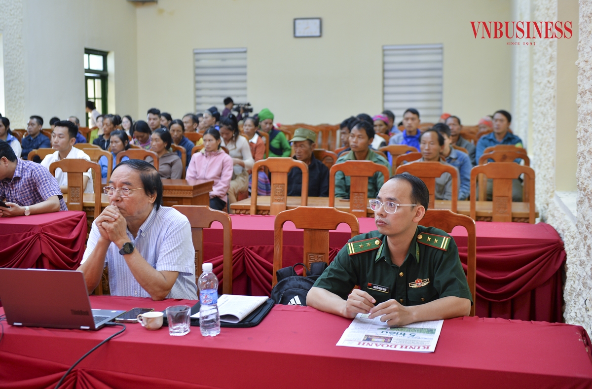 Đại diện chỉ huy Đồn Biên phòng cửa khẩu Xín Mần tham dự buổi Lễ.