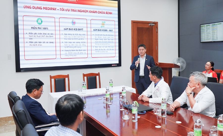 Từ năm 2023, HDBank đã phối hợp cùng Bệnh viện Đà Nẵng trong nhiều chương trình chuyển đổi số; tiêu biểu là triển khai hệ thống Kiosk y tế thông minh MediPay.