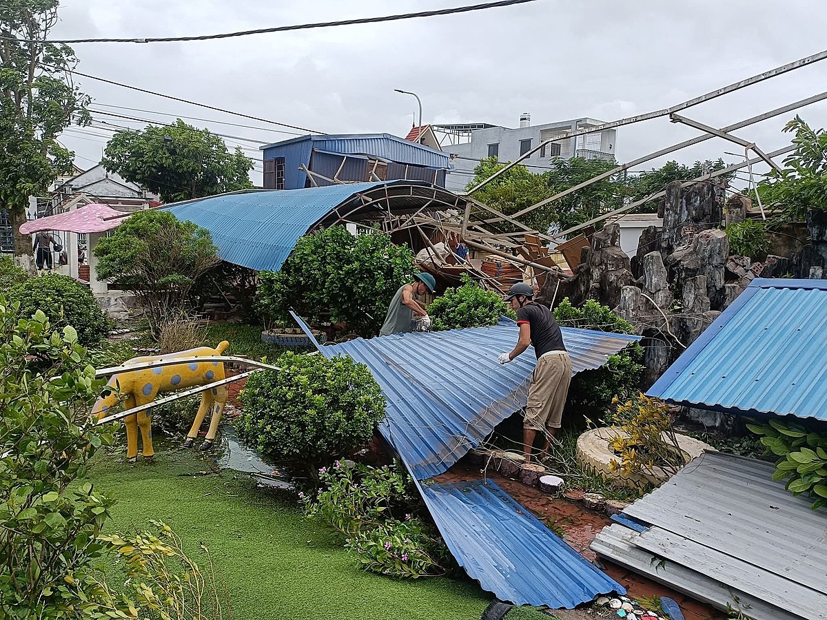 Sau bão các đơn vị và người dân đã khẩn trương khắc phục hậu quả.